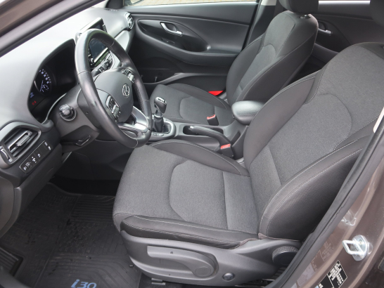 Hyundai i30 Fastback 1.5 T-GDI MHEV
