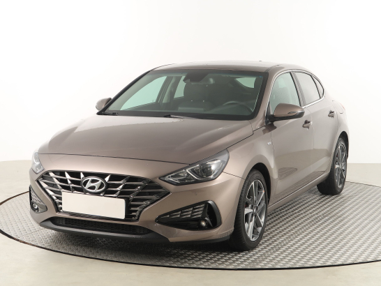 Hyundai i30 Fastback 1.5 T-GDI MHEV