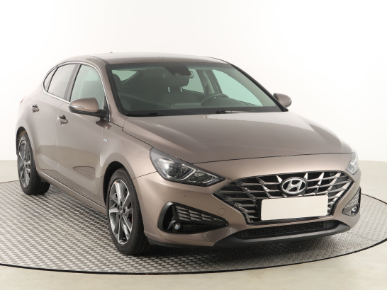 Hyundai i30 Fastback 1.5 T-GDI MHEV