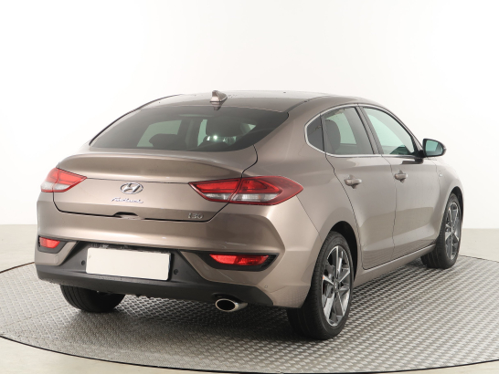 Hyundai i30 Fastback 1.5 T-GDI MHEV