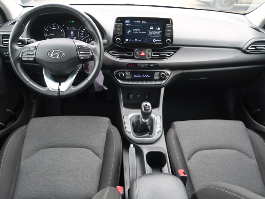 Hyundai i30 Fastback 1.5 T-GDI MHEV