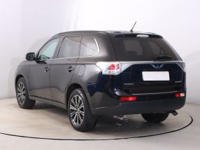 Mitsubishi Outlander - 2014
