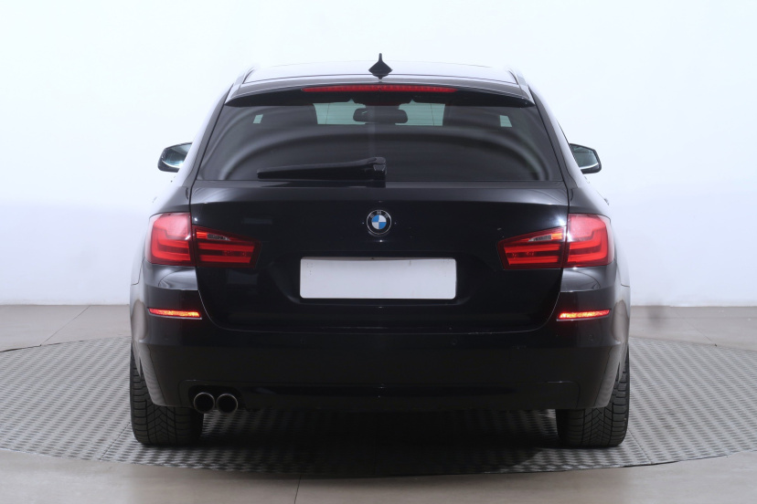 BMW 5, 2011