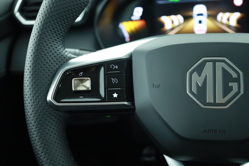 MG ZS SUV, 2025