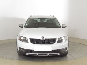 Škoda Octavia Scout - 2015