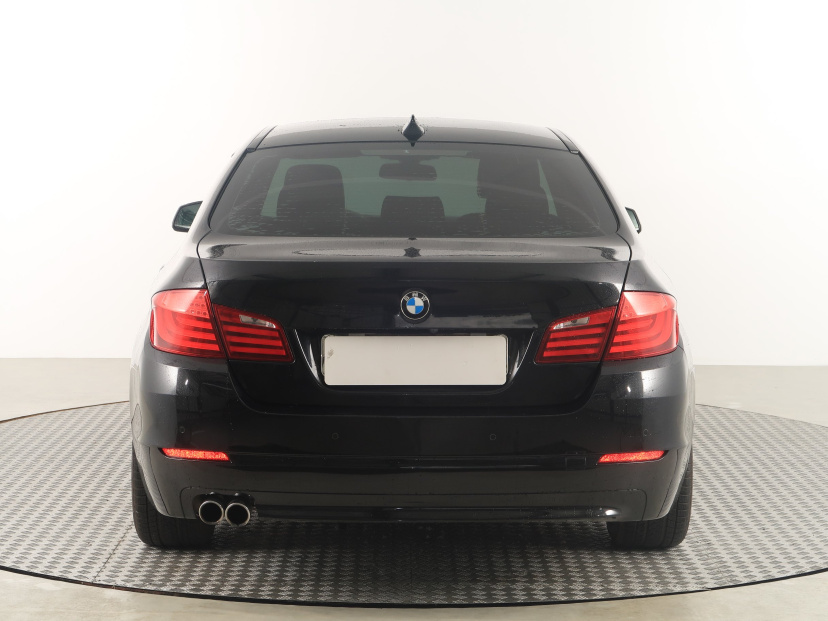 BMW 5, 2011