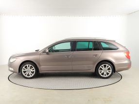 Škoda Superb - 2011