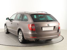 Škoda Superb - 2011