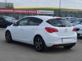 Opel Astra - 2013