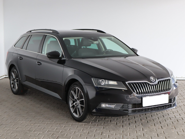 Škoda Superb 2016