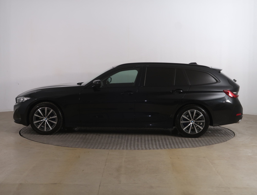 BMW 3, 2022