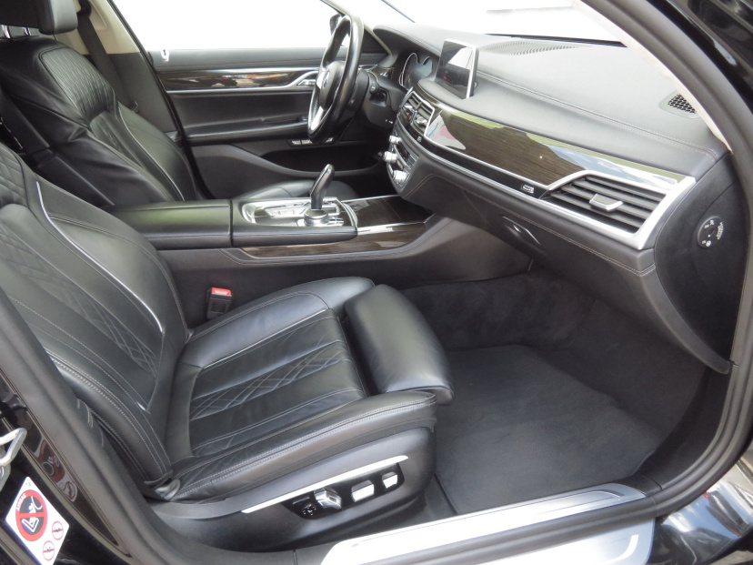 BMW 7, 2016