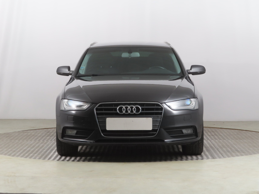 Audi A4, 2013