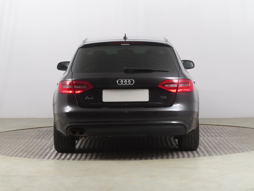 Audi A4, 2013