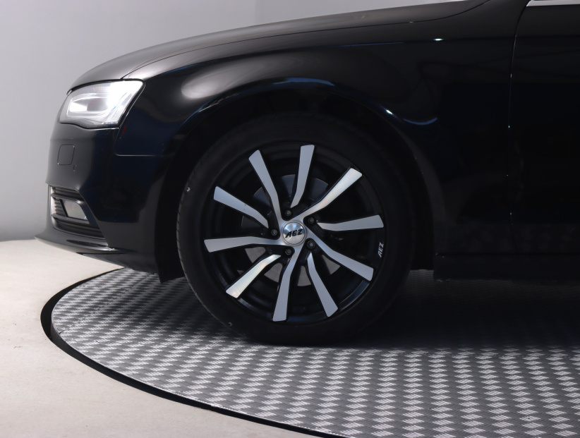 Audi A4, 2015