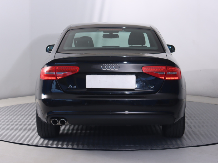 Audi A4, 2015