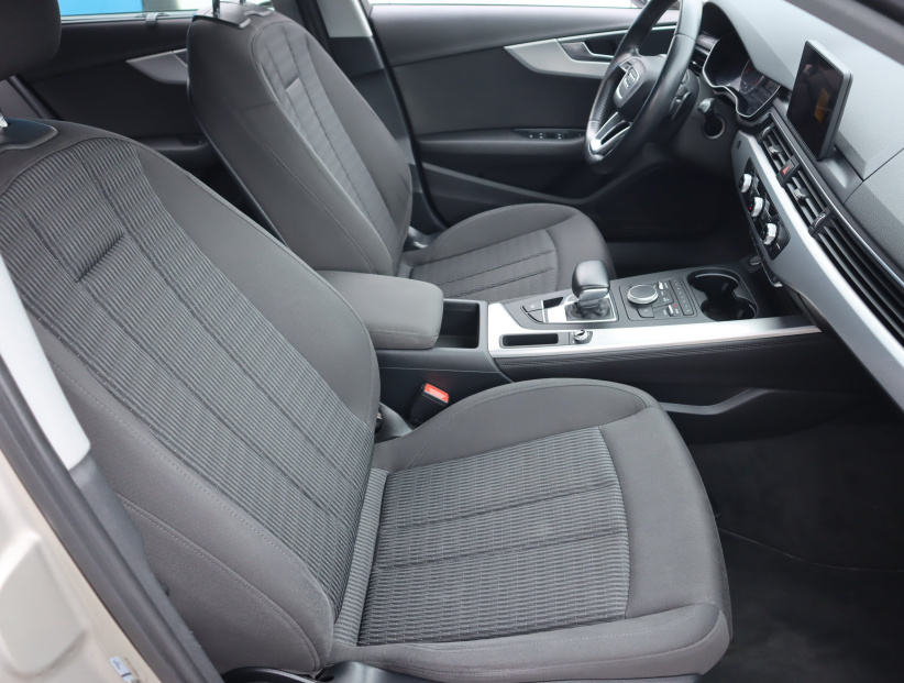 Audi A4, 2016