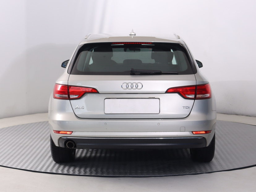 Audi A4, 2016