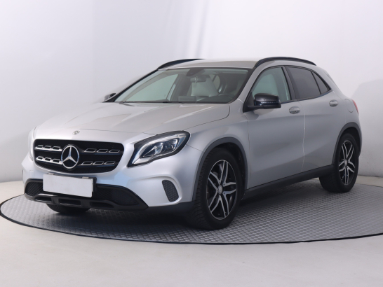 Mercedes-Benz GLA 200 d