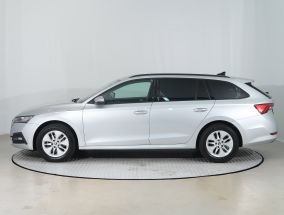 Škoda Octavia - 2023