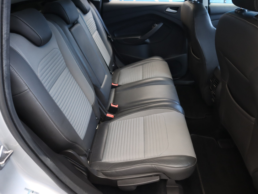 Ford Kuga, 2016