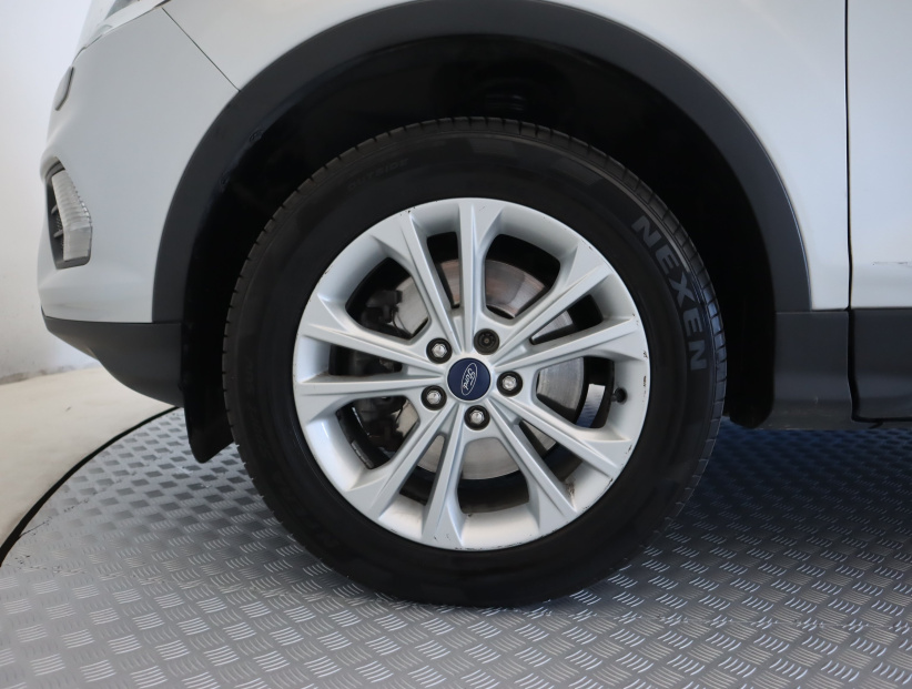 Ford Kuga, 2016