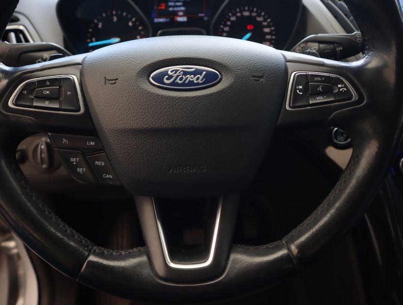 Ford Kuga, 2016