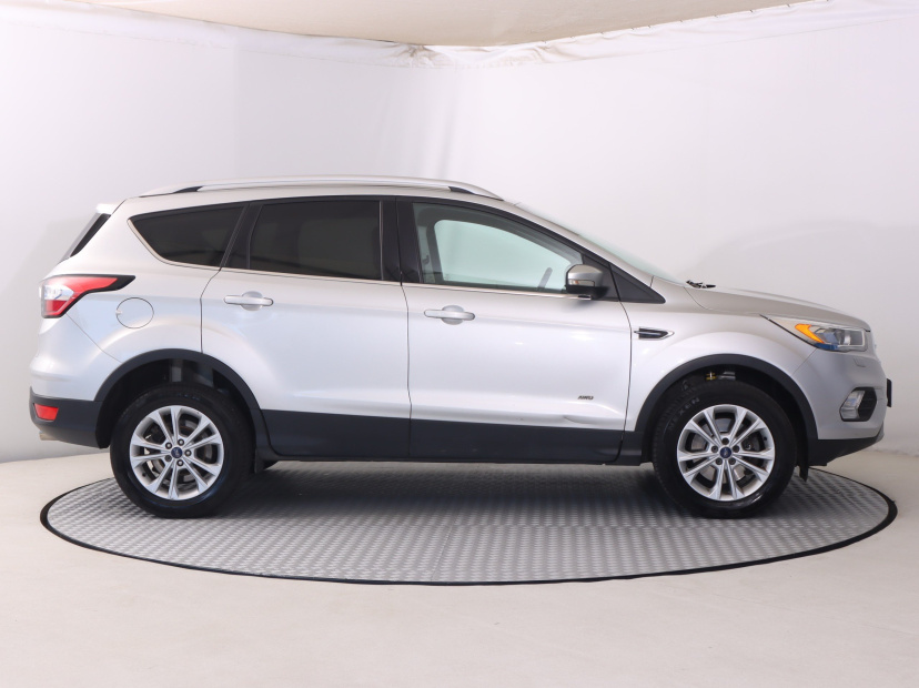 Ford Kuga, 2016