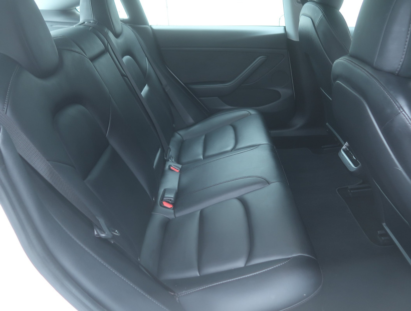 Tesla Model 3, 2021