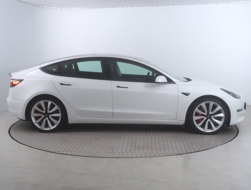 Tesla Model 3, 2021