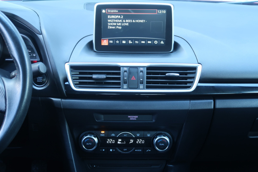Mazda 3, 2016