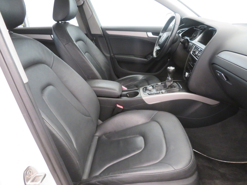 Audi A4, 2012