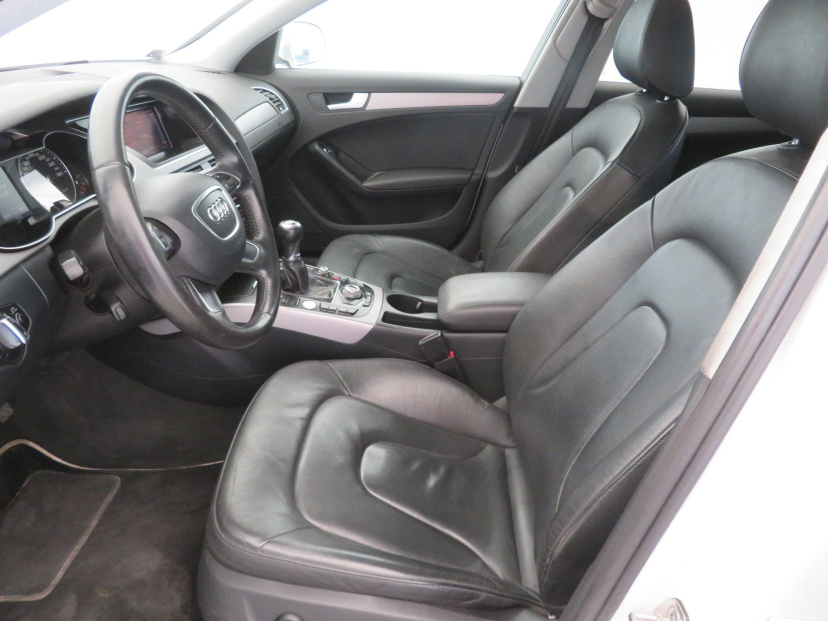 Audi A4, 2012