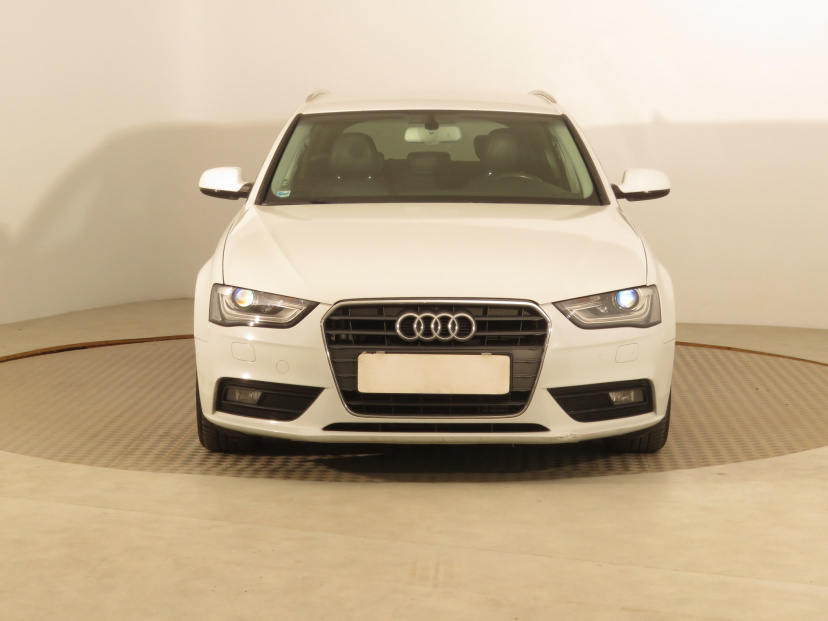 Audi A4, 2012