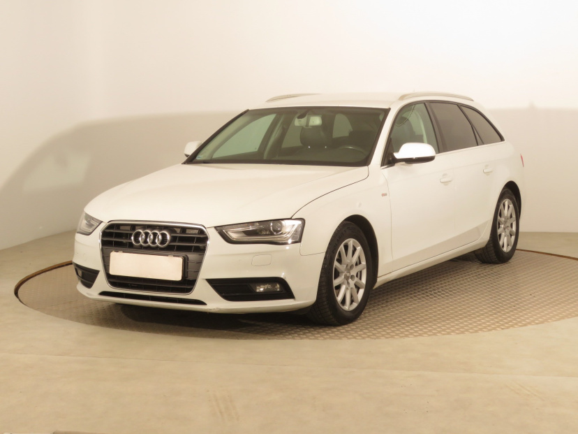 Audi A4, 2012