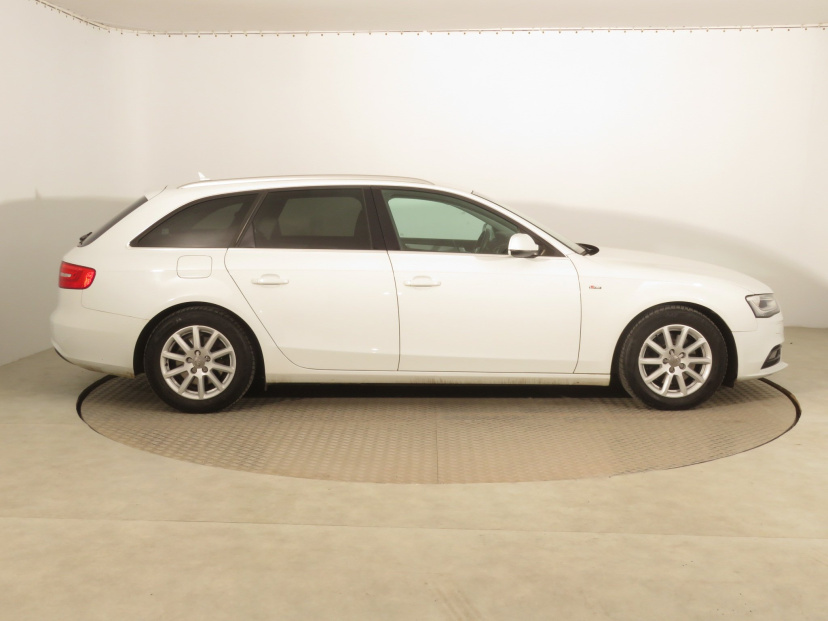 Audi A4, 2012