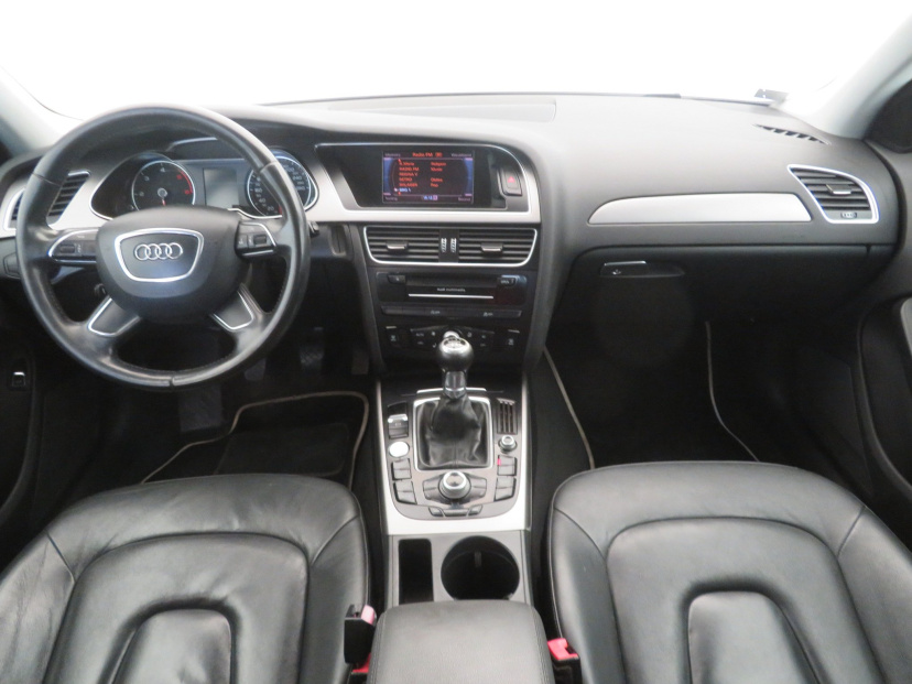 Audi A4, 2012