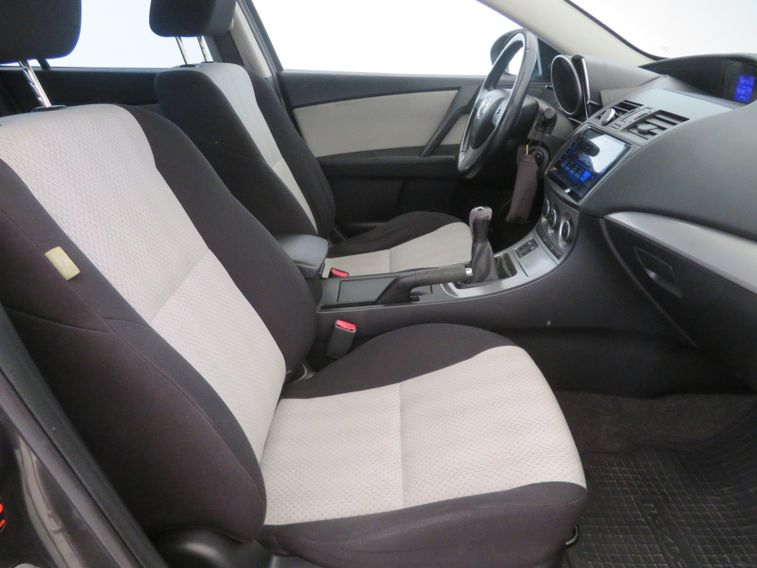 Mazda 3, 2010