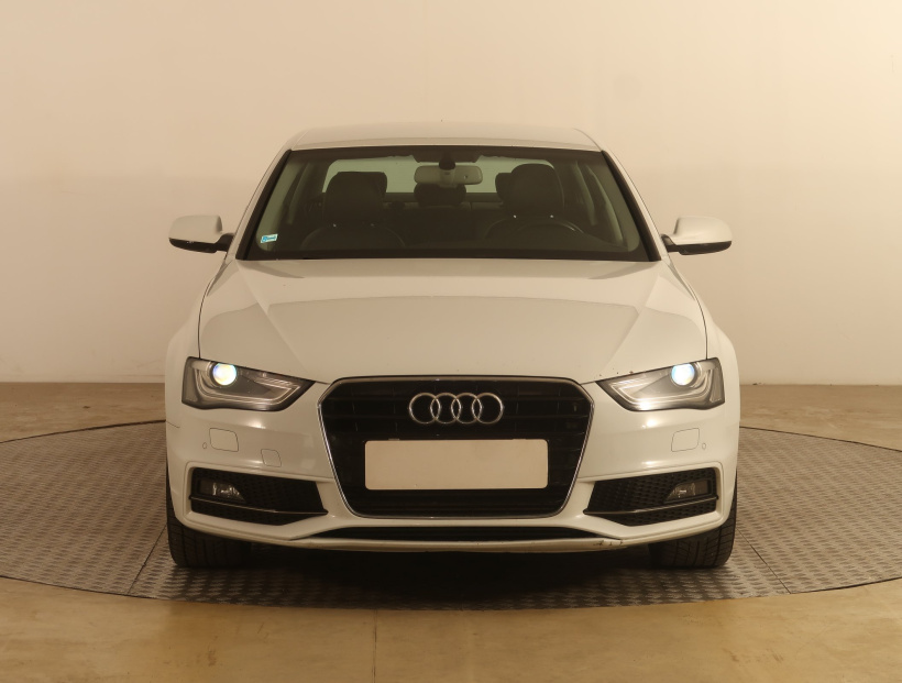 Audi A4, 2014
