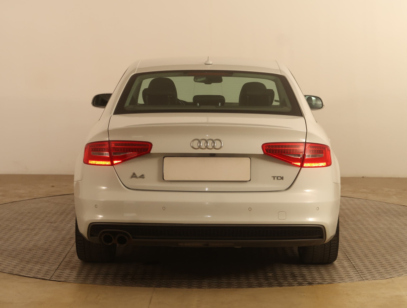 Audi A4, 2014