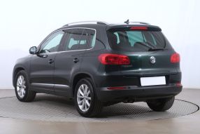 Volkswagen Tiguan - 2015