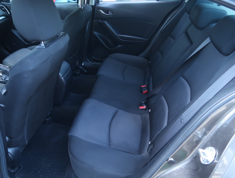 Mazda 3, 2016