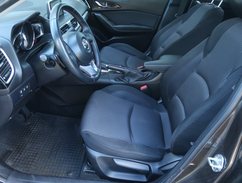 Mazda 3, 2016