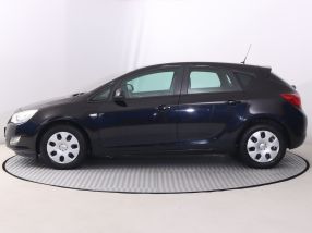 Opel Astra - 2010