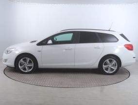 Opel Astra - 2011