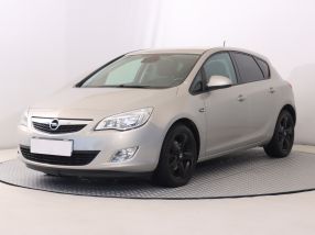 Opel Astra - 2010