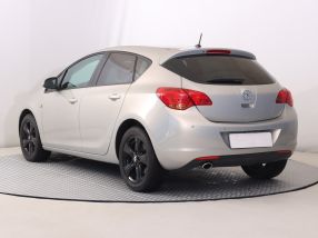 Opel Astra - 2010