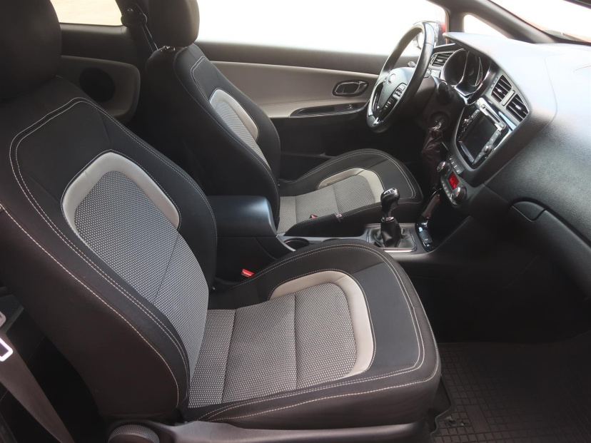 Kia ProCeed, 2015
