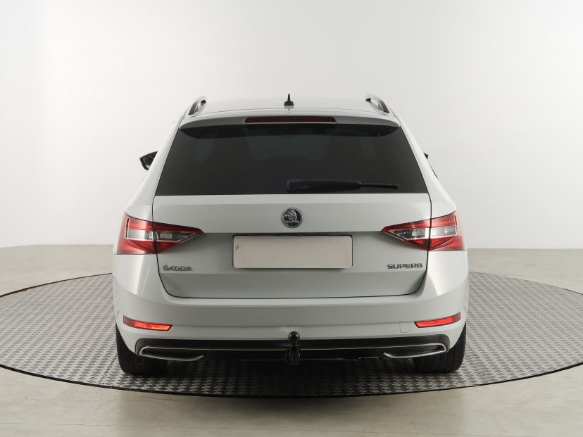 Škoda Superb, 2016