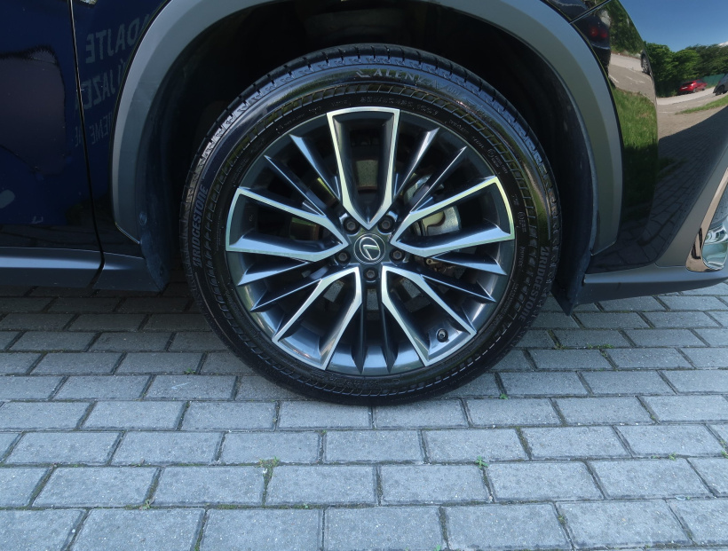 Lexus NX, 2023
